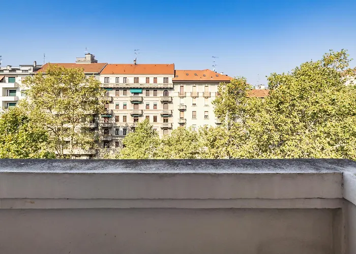 Citta Studi Elegant Huge Apartment